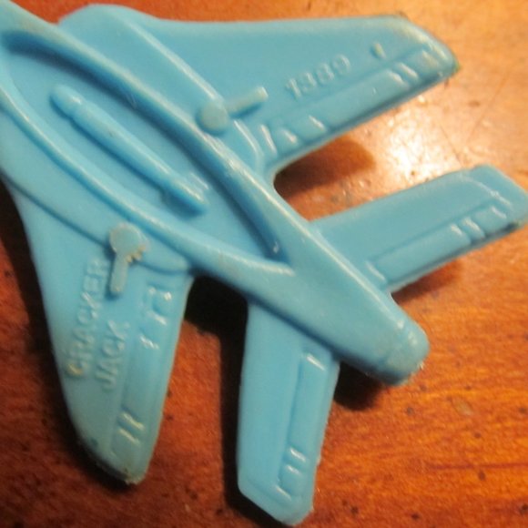 Vintage Cracker Jack Plastic Airplane: US Air Force Jet - Picture 5 of 7